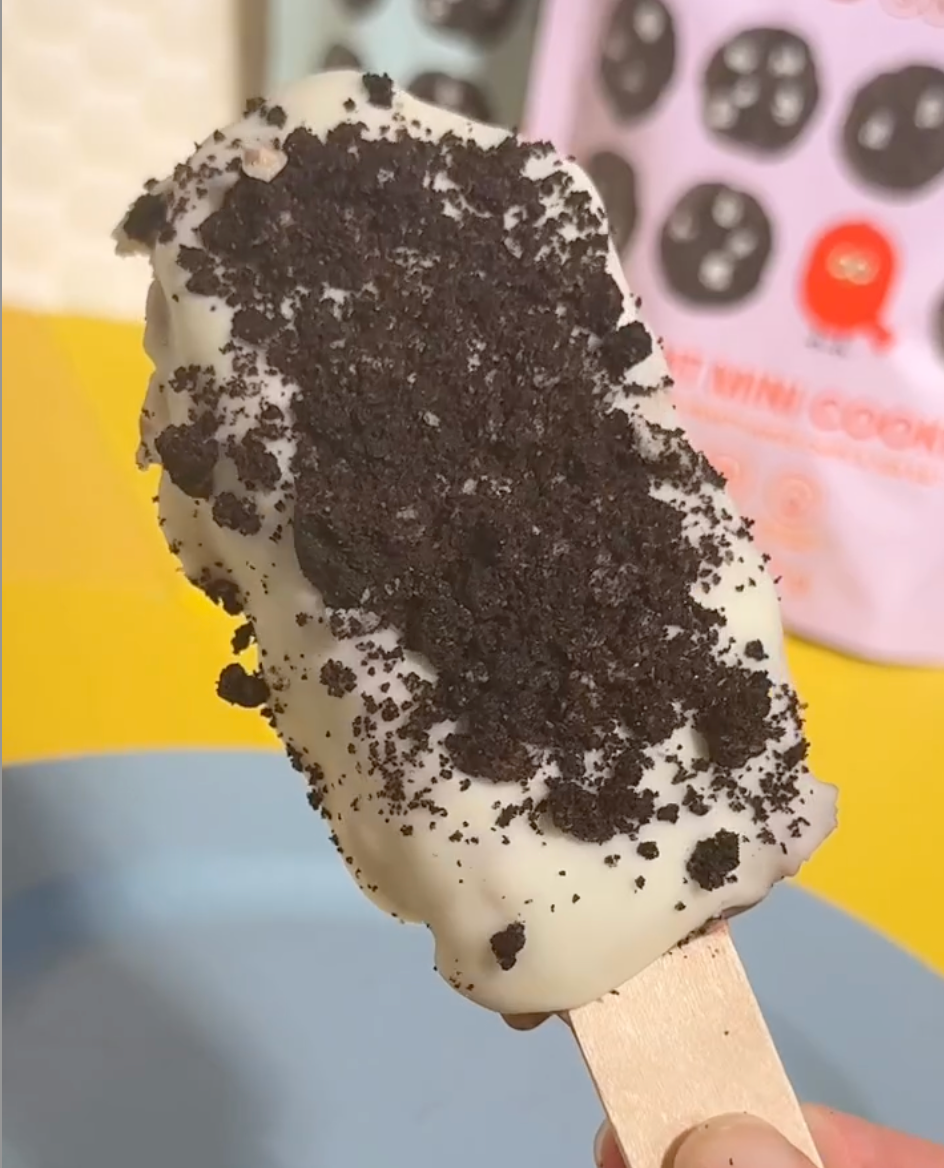 Midnight Mini Cookie Crumble Pops