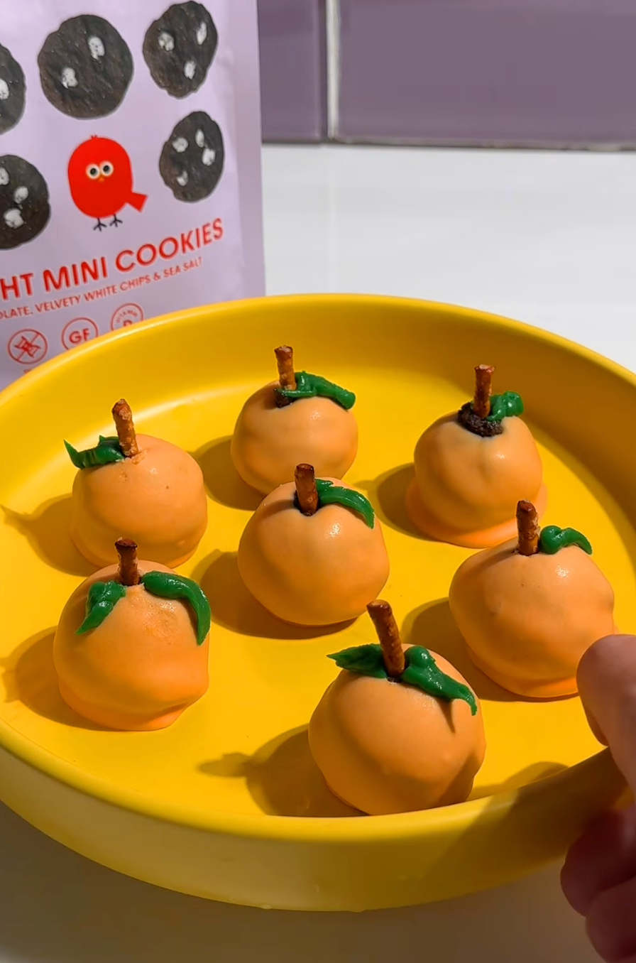 Midnight Mini Pumpkin Pops